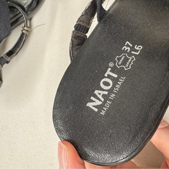 Naot Black Strappy Slid On Mule Sandals Womens 6 Leather Fabric Kitten Heels - Picture 5 of 8